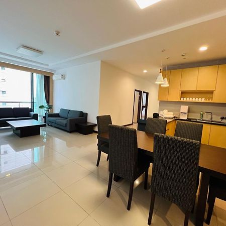Imperial Grand Suite Apartment Кучинг Экстерьер фото