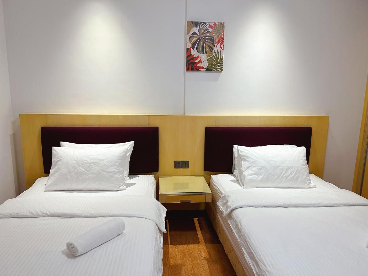 Imperial Grand Suite Apartment Кучинг Экстерьер фото