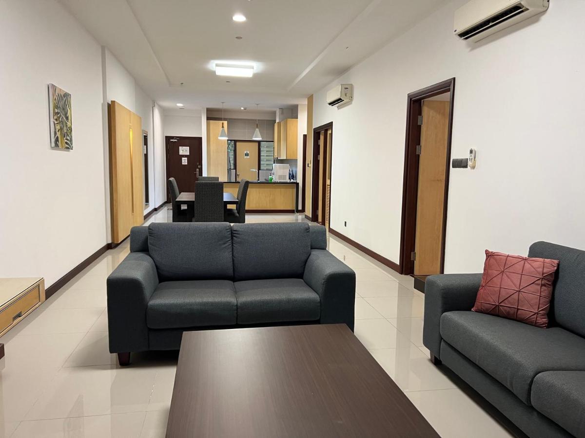 Imperial Grand Suite Apartment Кучинг Экстерьер фото