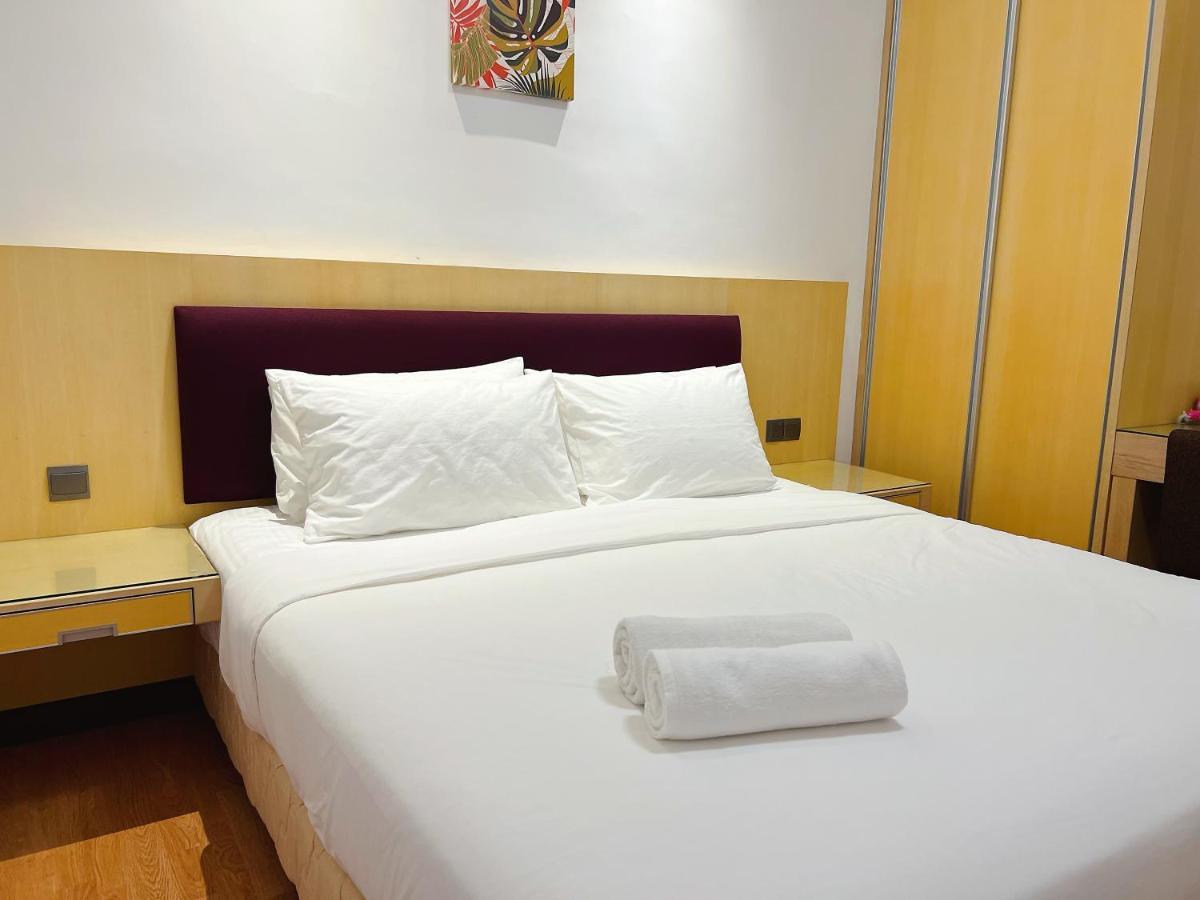 Imperial Grand Suite Apartment Кучинг Экстерьер фото