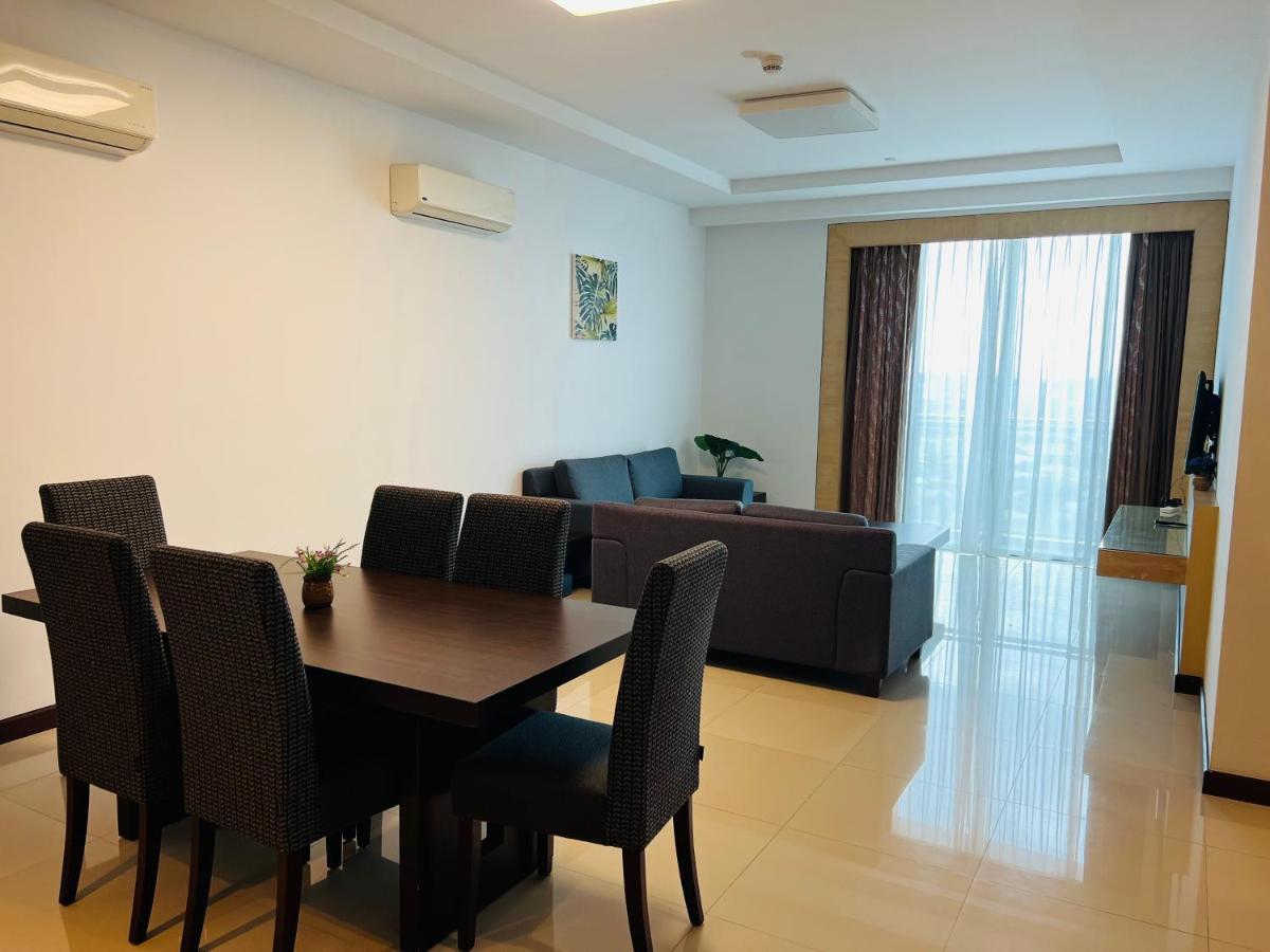 Imperial Grand Suite Apartment Кучинг Экстерьер фото