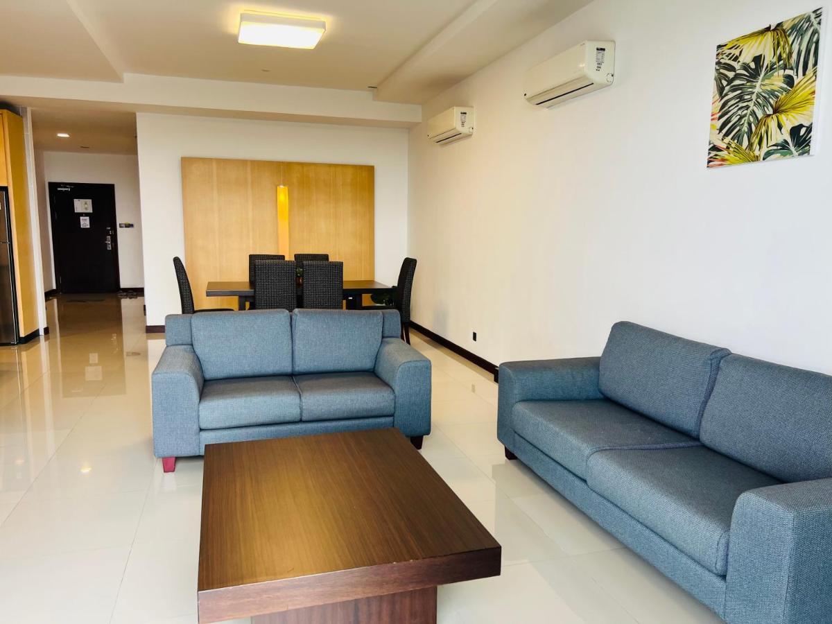 Imperial Grand Suite Apartment Кучинг Экстерьер фото