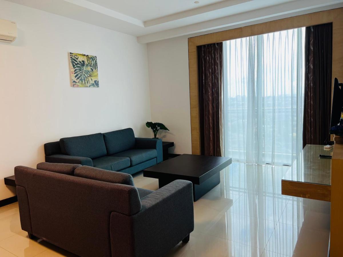 Imperial Grand Suite Apartment Кучинг Экстерьер фото