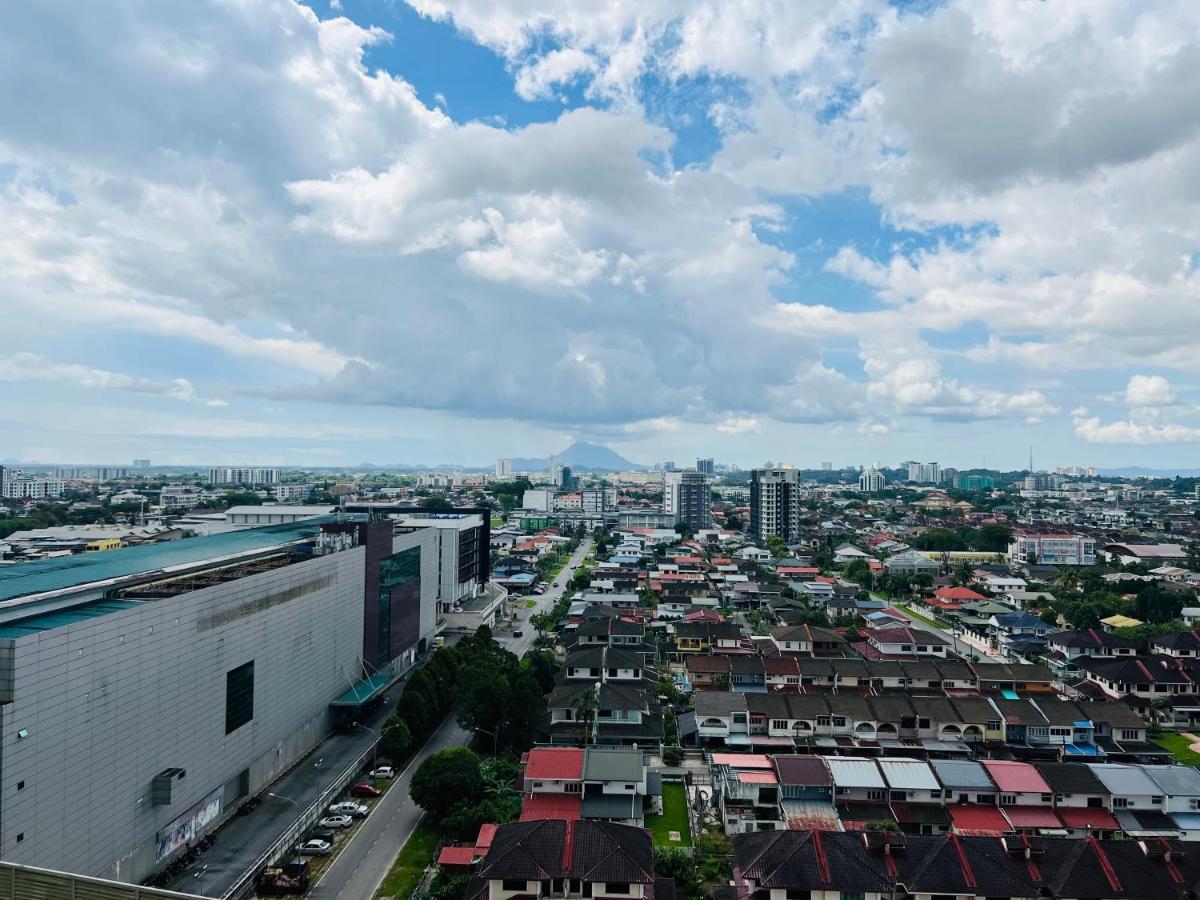 Imperial Grand Suite Apartment Кучинг Экстерьер фото