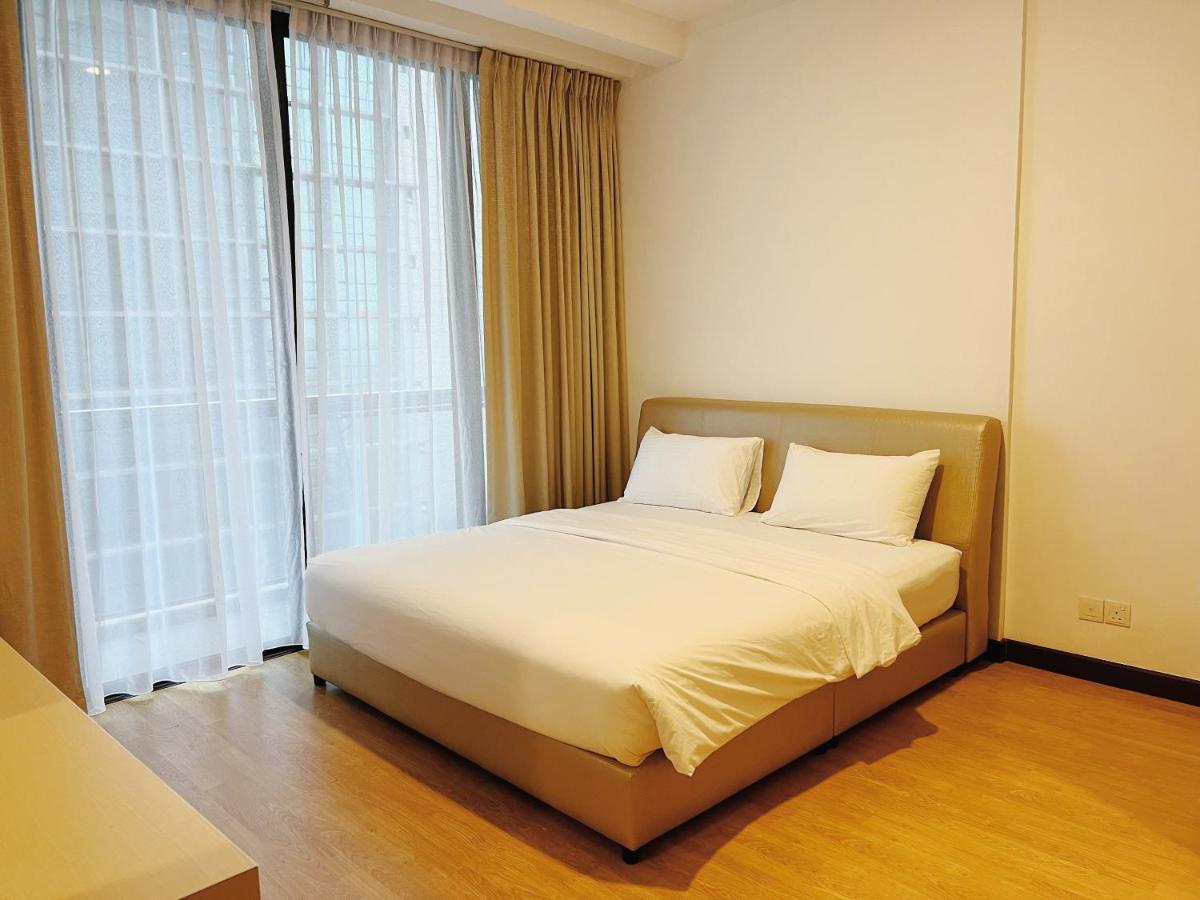 Imperial Grand Suite Apartment Кучинг Экстерьер фото