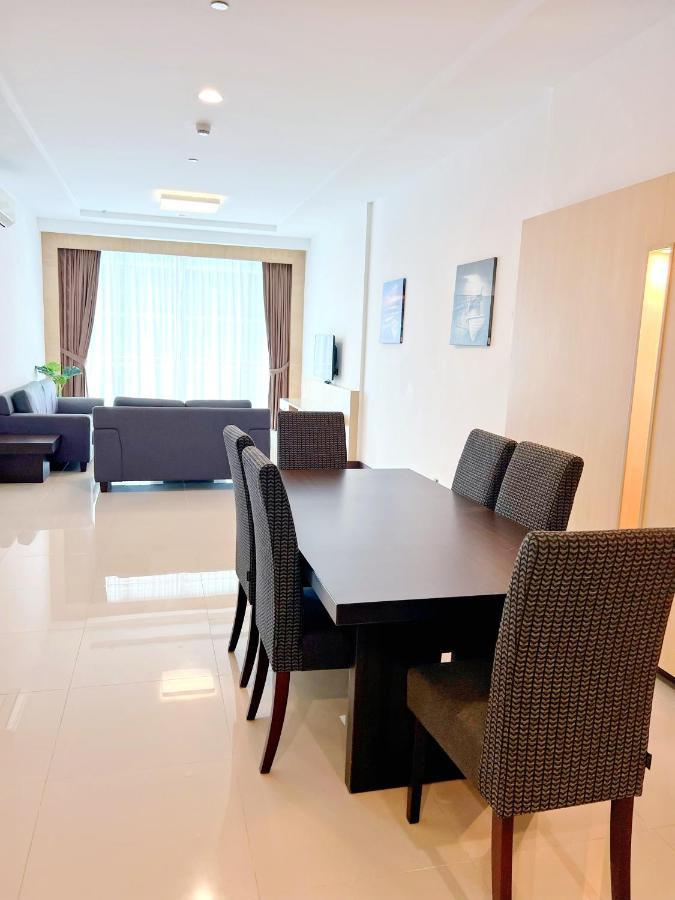 Imperial Grand Suite Apartment Кучинг Экстерьер фото