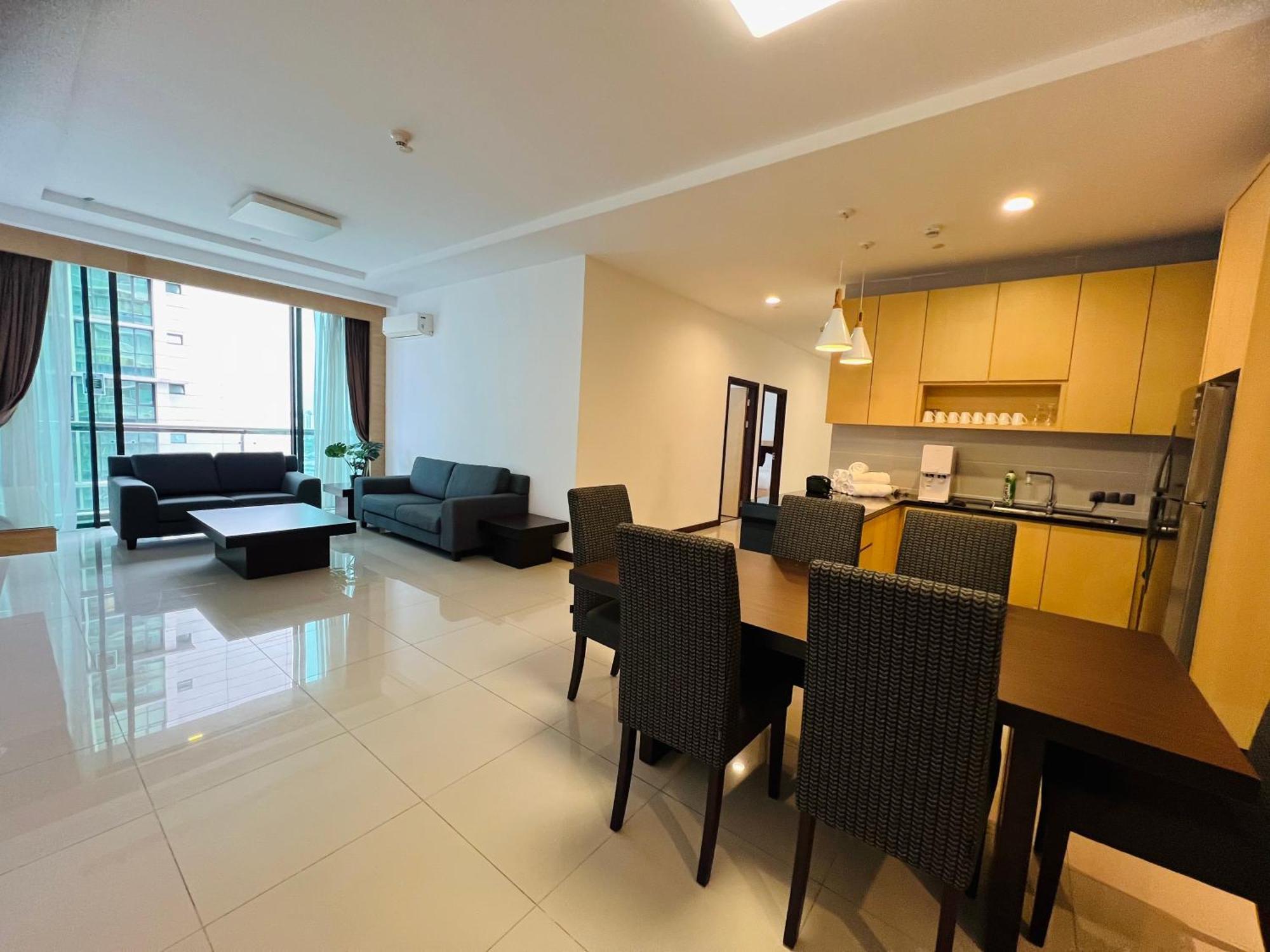 Imperial Grand Suite Apartment Кучинг Экстерьер фото