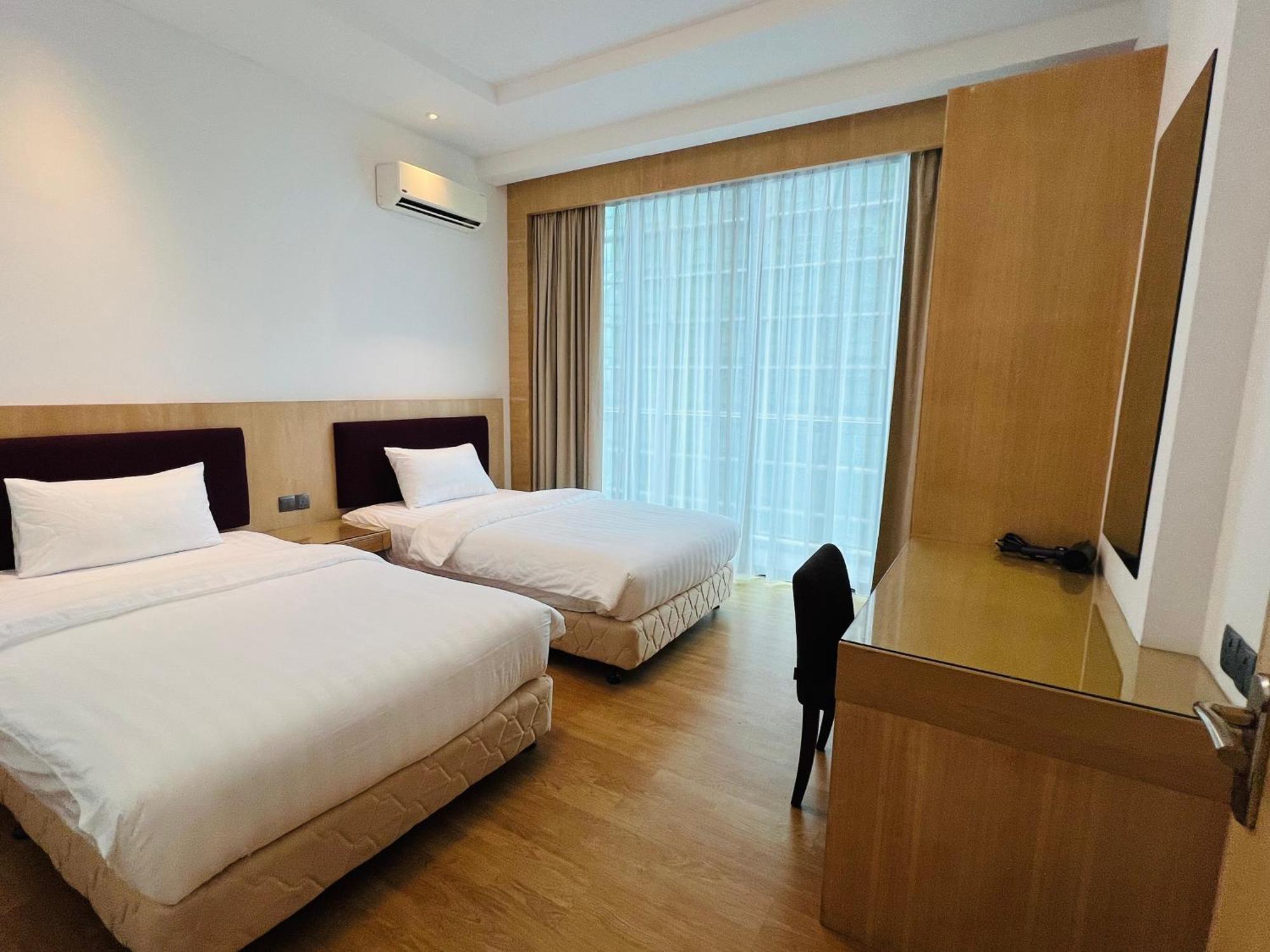 Imperial Grand Suite Apartment Кучинг Экстерьер фото