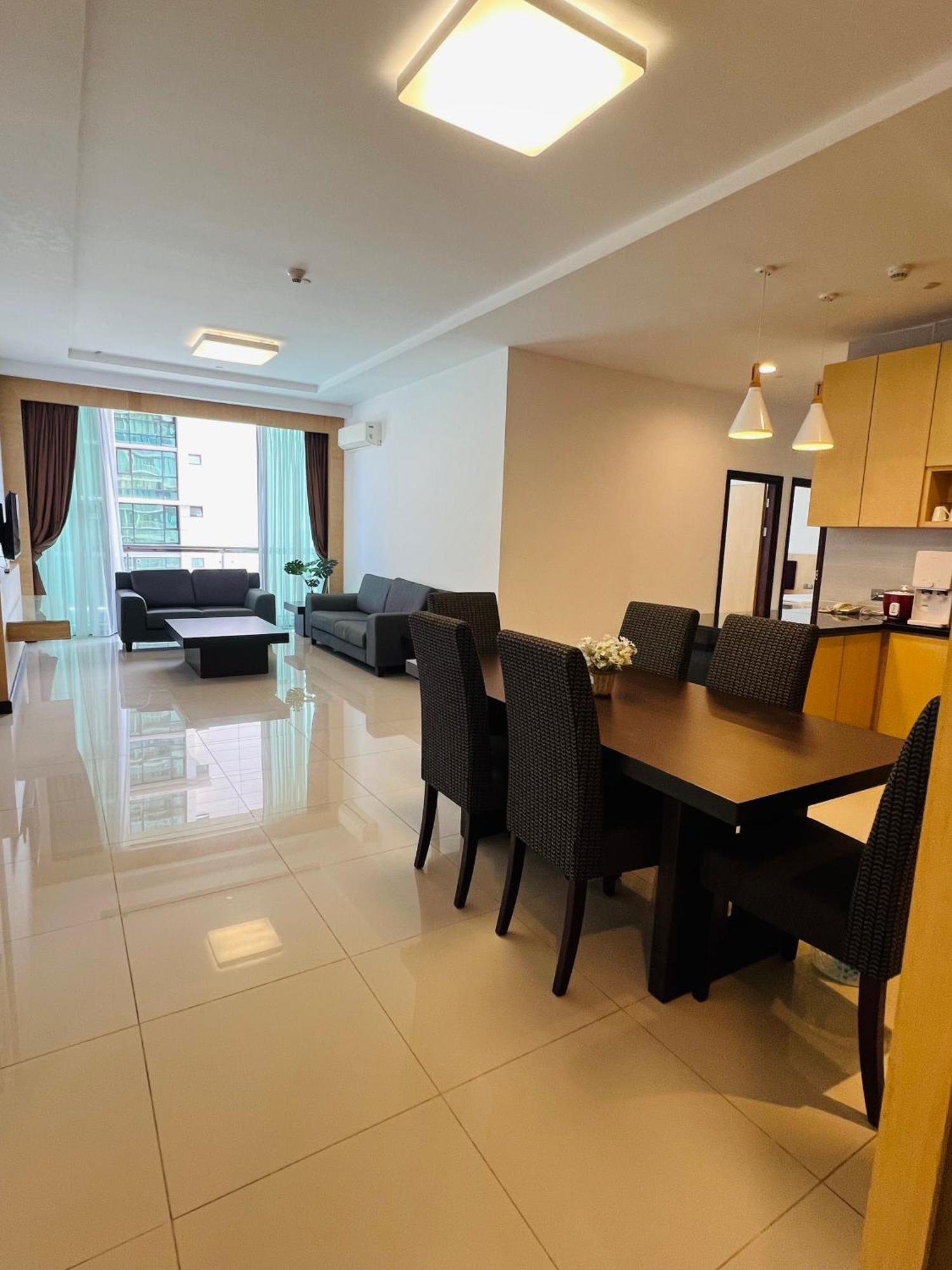 Imperial Grand Suite Apartment Кучинг Экстерьер фото